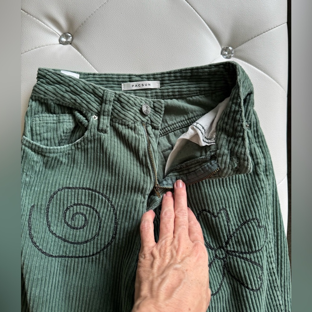 Pacsun Green Corduroy Embroidered Boyfriend Jeans Size 23 - Picture 7 of 14